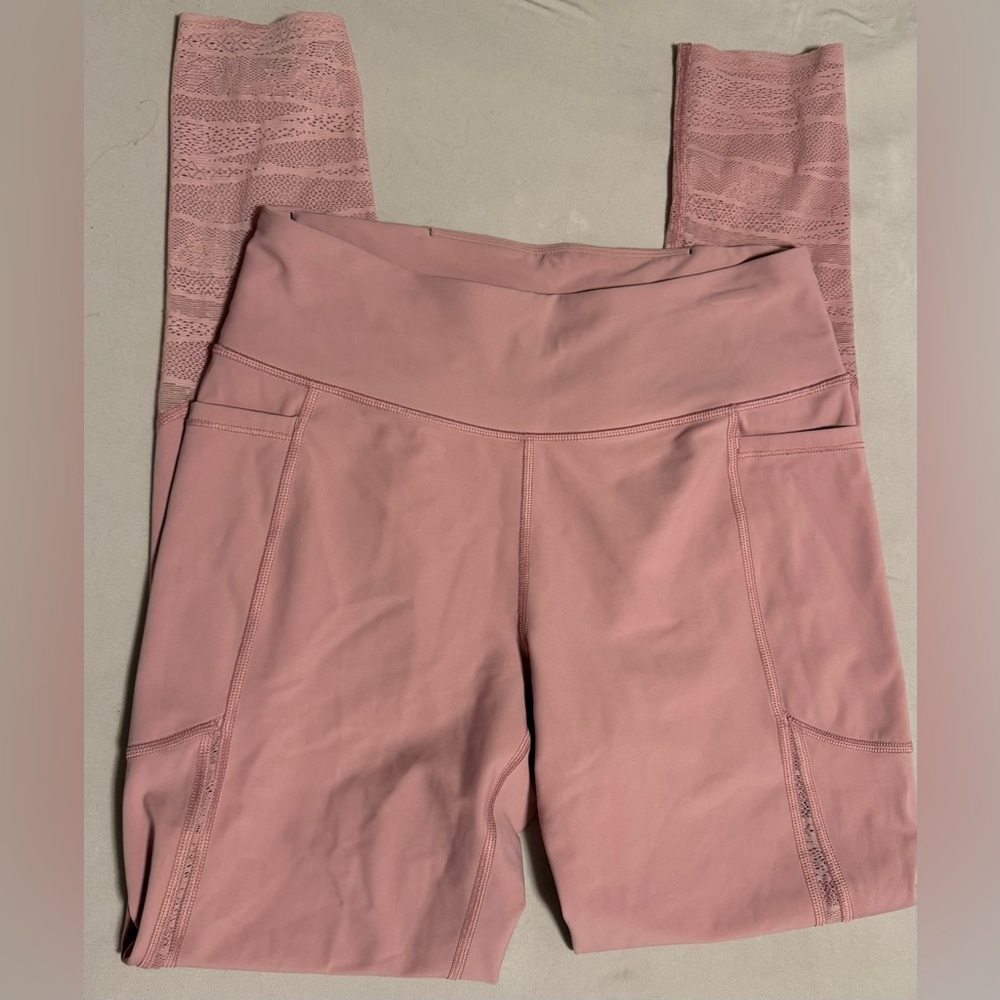 Victoria’s Sport total knockout leggings